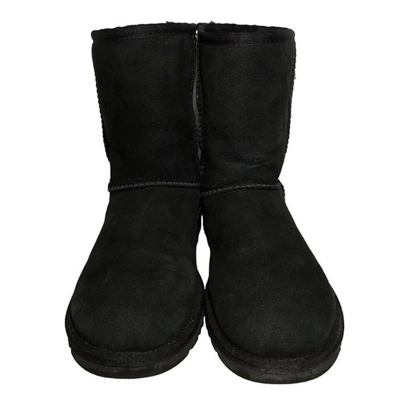 Short Black UGGS - Picture 3 of 8